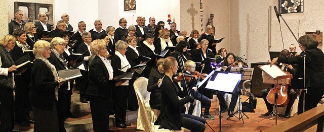 Ein groes Projekt des Kirchenchores S...olin waren die beiden Benefizkonzerte.  | Foto: Cornelia Liebwein