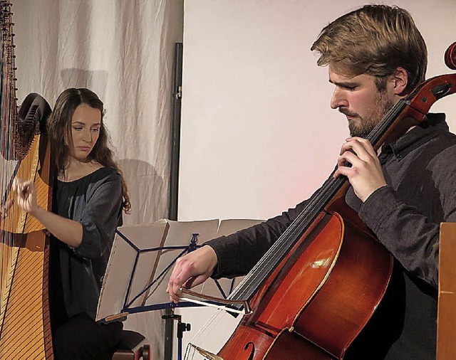 Faur fr Harfe (Rosalie Krohm) und Cello (Julian Abels)  | Foto: Dorothee Philipp