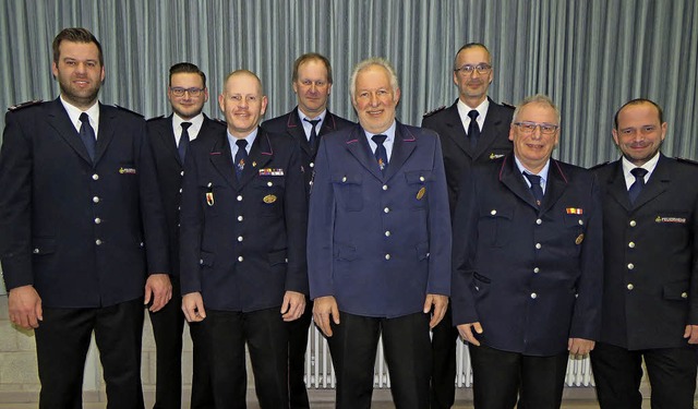 Seit Jahrzehnten sind sie Feuerwehrleu...gler, Martin Althauser wurden geehrt.   | Foto: Christine  Ehlenbrker