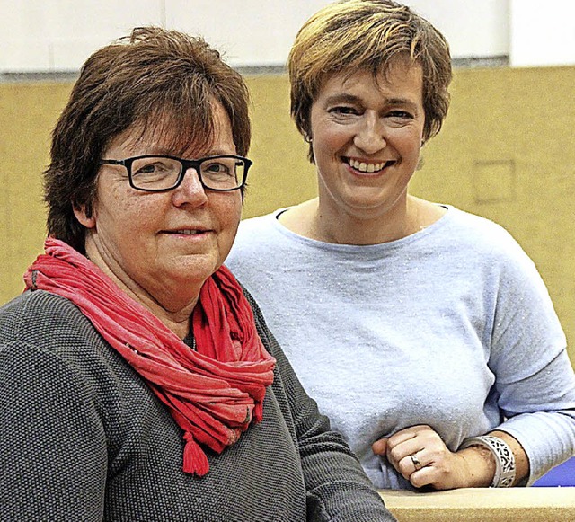 Daniela Gunzl (rechts) lst  Inge Hofmeier in der Turnabteilung  ab.   | Foto: Eva Korinth