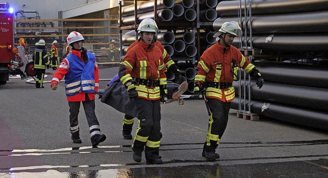 24 Proben absolvierte die Feuerwehr Ringsheim, wie hier bei der Firma Simona.   | Foto: Adelbert Mutz