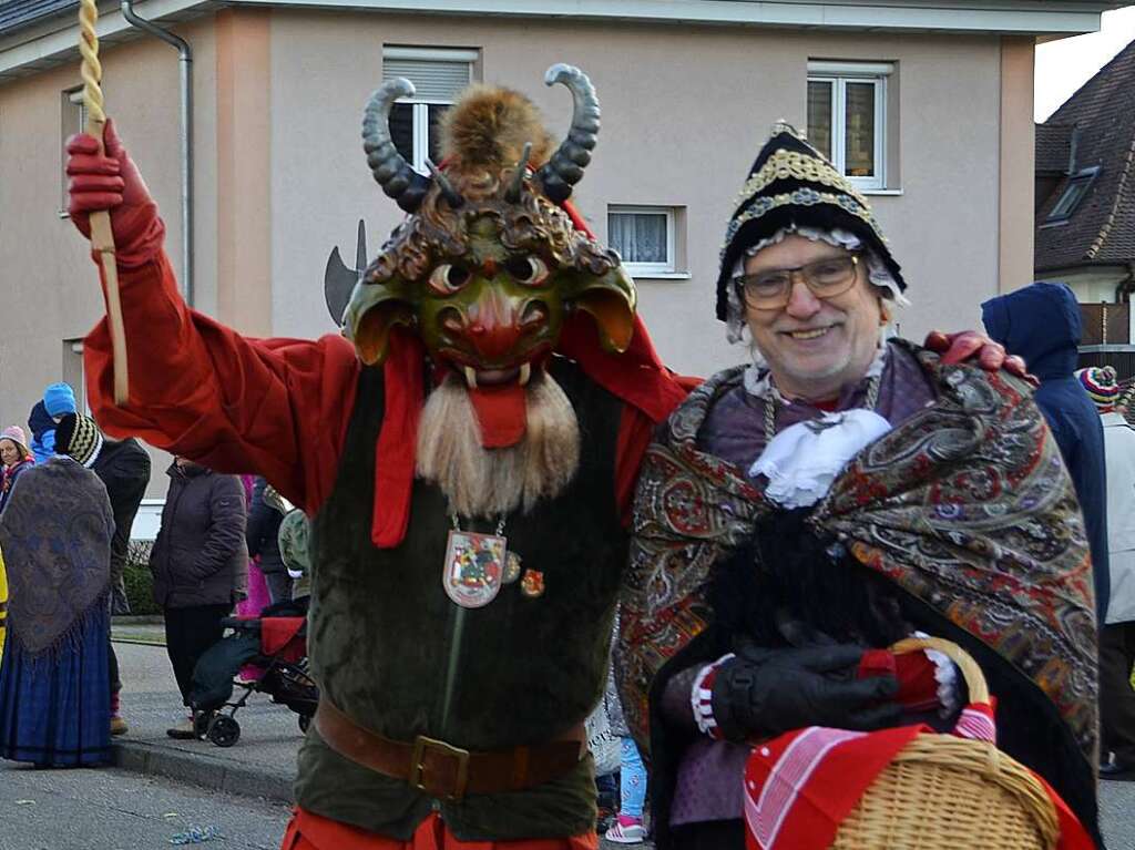 Tausende Hstrger und Tausende Zuschauer beim groen Umzug in Gengenbach