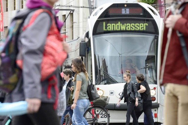 Nach einem Unfall einer Tram der Linie...nhof unterbrochen worden (Symbolbild).  | Foto: Ingo Schneider