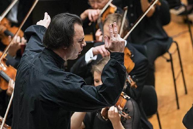 Teodor Currentzis – der knftige SWR-Chefdirigent wird in Freiburg mit Ovationen berschttet