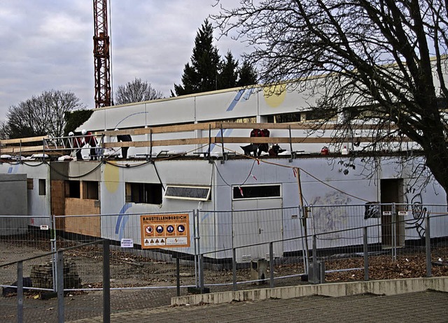 Die Sanierung der alten Sporthalle schreitet voran.   | Foto: Martin Pfefferle