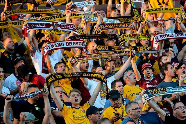 Dynamo Dresden war im Oktober zum Poka...ah, sorgt immer noch fr Diskussionen.  | Foto: Daniel Reinhardt