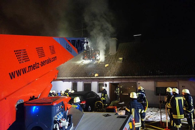 Ein Brand in Bonndorf in einem Mehrfam...f die Feuerwehr Bonndorf auf den Plan.  | Foto: Olaf Thor