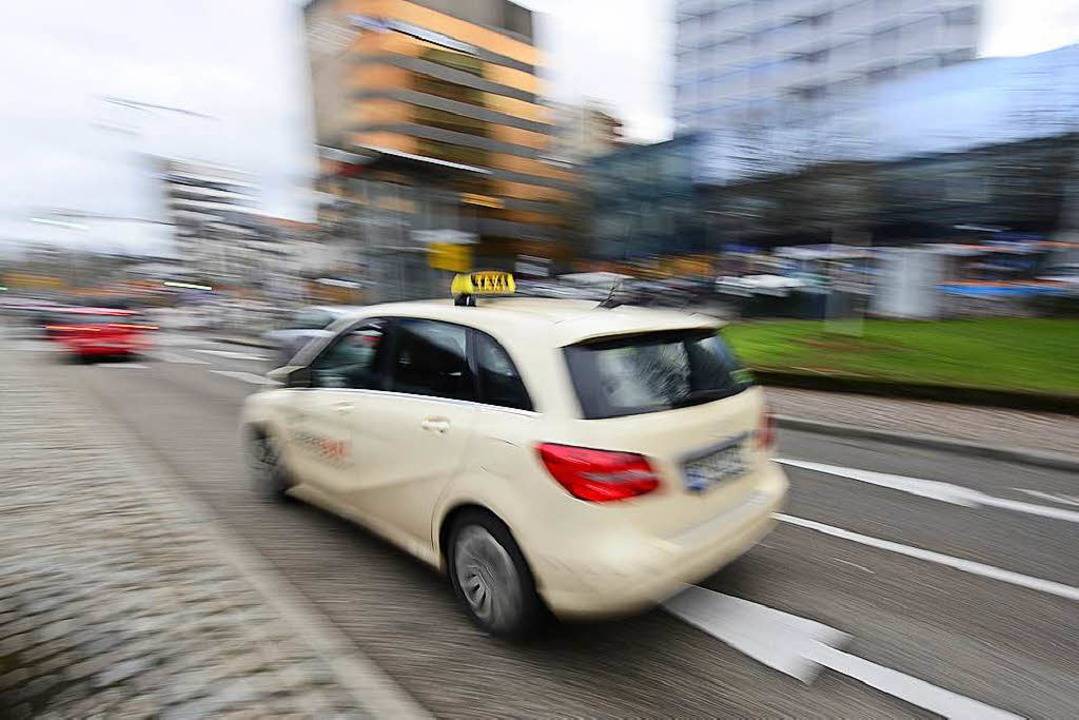 In Freiburg kommt es immer öfter zu Taxi-Engpässen - Freiburg ...