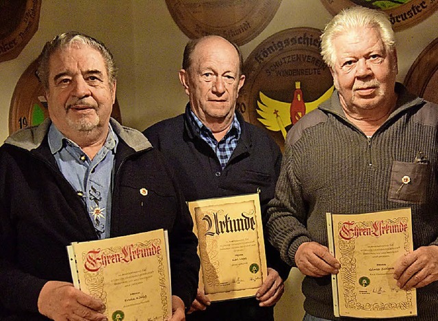 Geehrt vom Deutschen Schtzenbund: Erwin Knig, Karl Vogel und Gnter Schlenk.  | Foto: Hans-E. Meidhof