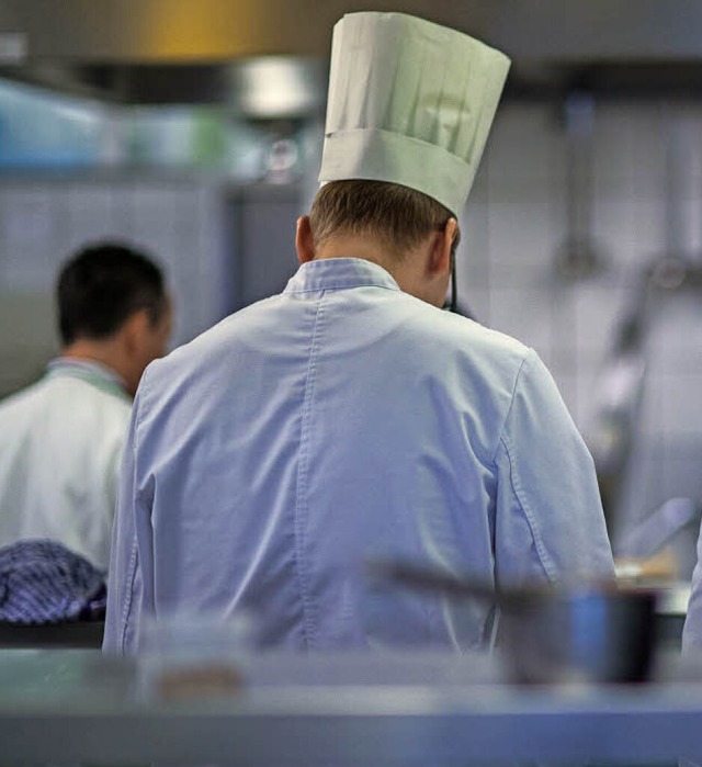 Vor allem Kche werden im Geschftsber...Lahr der  Agentur fr Arbeit gesucht.   | Foto: dpa/Christoph Breithaupt