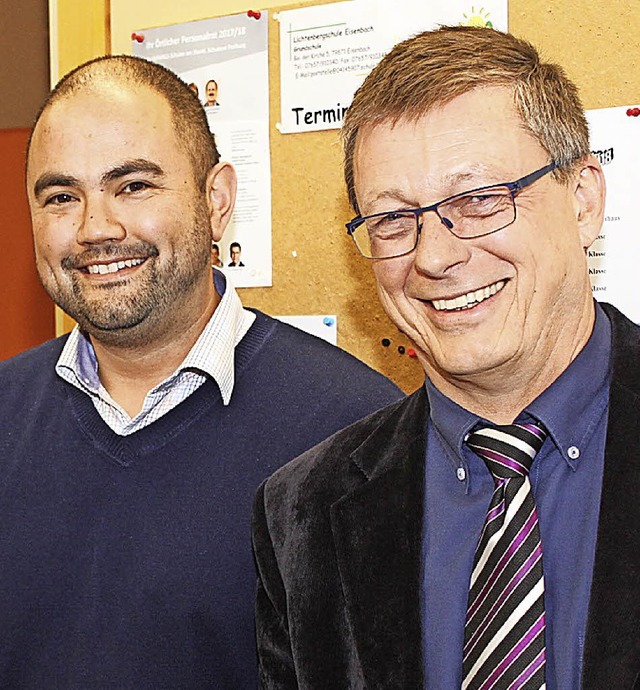 Rainer Beha (rechts) beim Besuch seine...mmen  mit Rektor  Christopher Harms.    | Foto: Gert Brichta