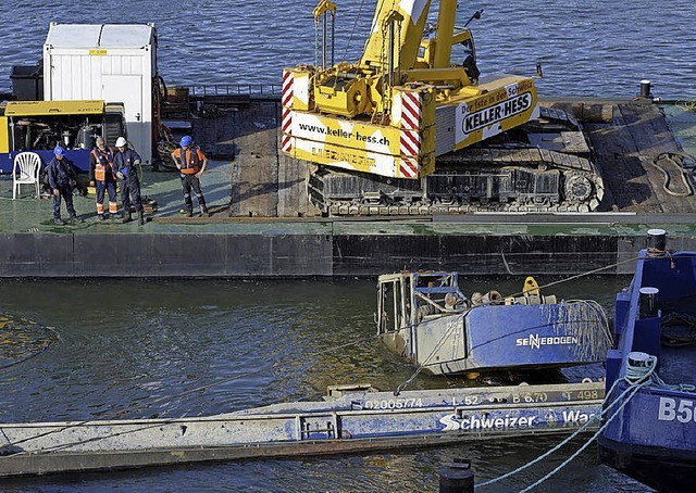 Der Kran tauchte beim Drehen der &#822...8220; im Oktober 2014 als erstes auf.   | Foto: dpa