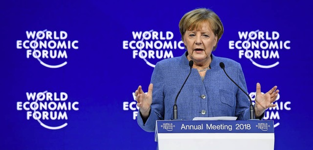 Bundeskanzlerin Angela Merkel spricht auf dem Weltwirtschaftsforum in Davos.   | Foto: AFP