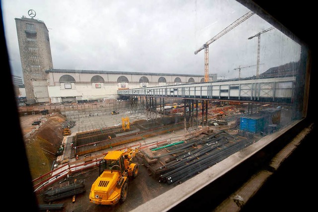 Die Grobaustelle fr den neuen Bahnhof in Stuttgart   | Foto: dpa