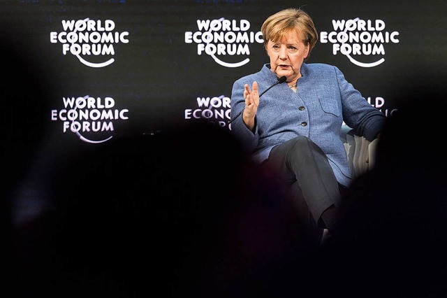 Bundeskanzlerin Angela Merkel (CDU)sp...n Davos beim 48. Weltwirtschaftsforum.  | Foto: dpa