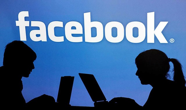 Datenschtzer Max Schrems darf nicht i...s soziale Netzwerk vor Gericht ziehen.  | Foto: dpa