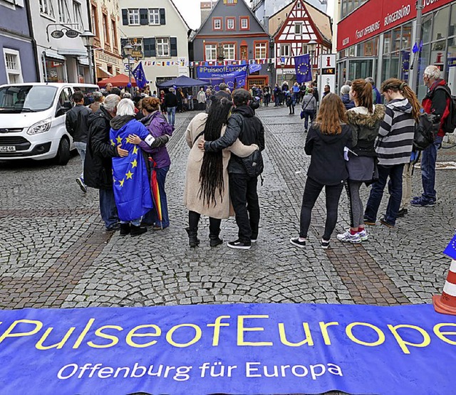 Offenburg fr Europa: Pulse of Europe macht wieder mobil.  | Foto: Seller