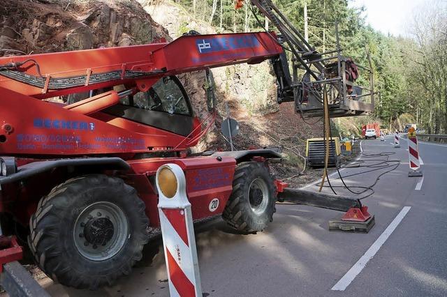 B 415 wird gegen Steinschlag gesichert