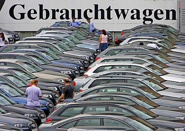 Das Angebot an Gebrauchtwagen ist gro.   | Foto: dpa