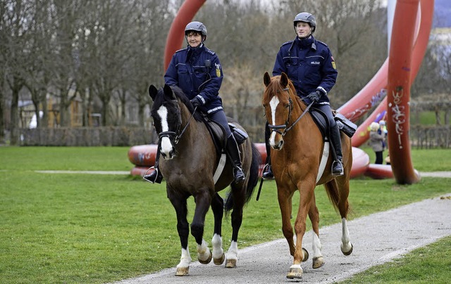 Der Polizeidienst hat viele Facetten, ...u tun, wie hier bei der Reiterstaffel.  | Foto: Ingo Schneider