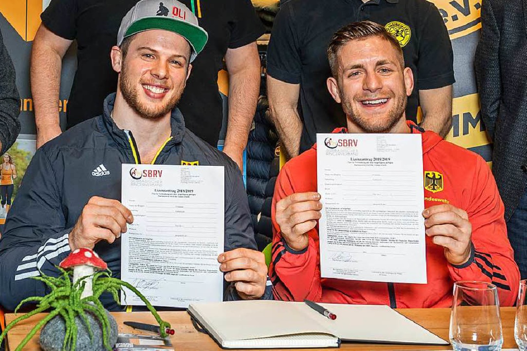 Zwei, die gut lachen haben: Oliver Has... fr die RG Hausen-Zell auf die Matte.  | Foto: Thorsten Springmann