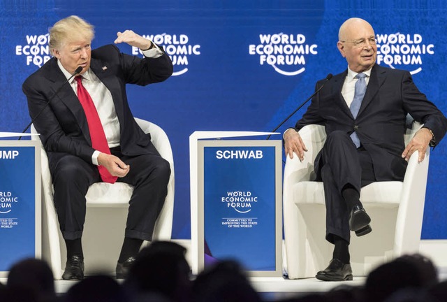US-Prsident Donald Trump und Klaus Sc...che Grnder des Weltwirtschaftsforums   | Foto: DPA