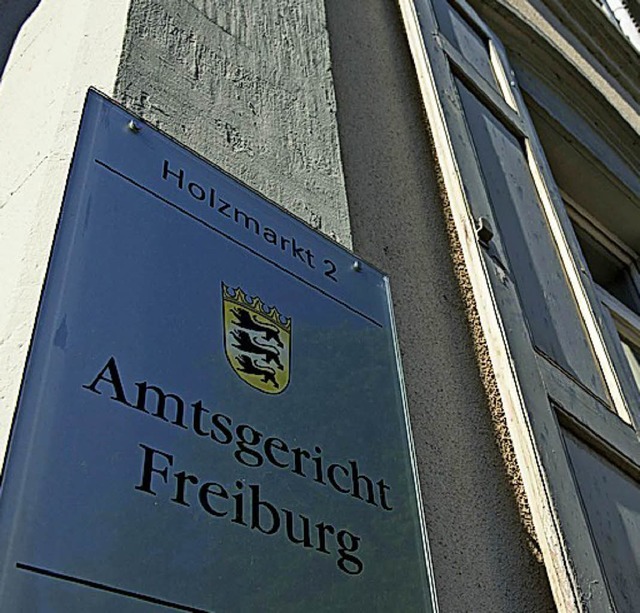 Vor dem Freiburger Amtsgericht wird seit Freitag erneut  verhandelt.   | Foto:  dpa