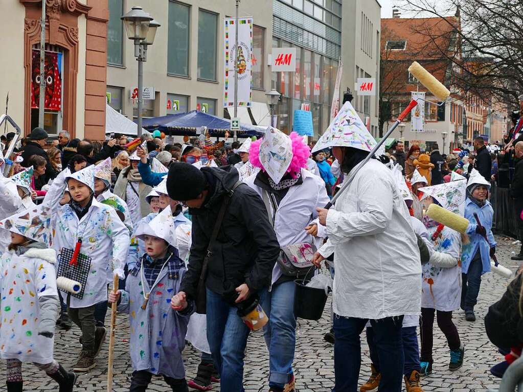 Am Freitag Regen und fr Sonntag ist er vorhergesagt: Fr den 40. Offenburger Narrentag machte der Wettergott eine Ausnahme. Petrus muss Offenburger sein.