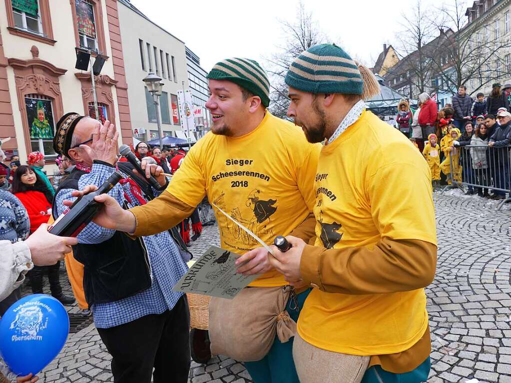 Die Sieger  des Scheesenrennens Jan Wiedemer und Marc Huber von der Appenweirer Narrenzunft.