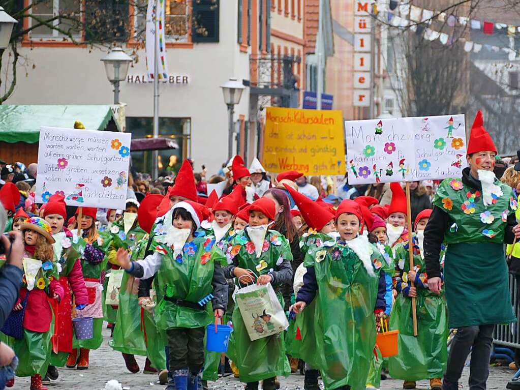 Am Freitag Regen und fr Sonntag ist er vorhergesagt: Fr den 40. Offenburger Narrentag machte der Wettergott eine Ausnahme. Petrus muss Offenburger sein.