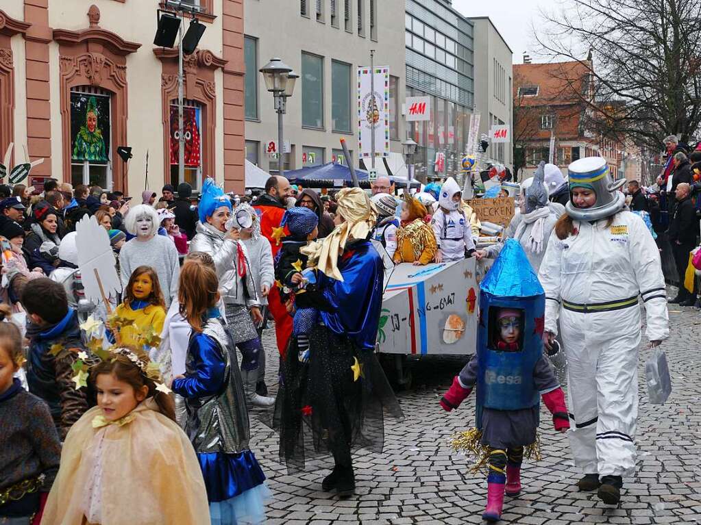 Am Freitag Regen und fr Sonntag ist er vorhergesagt: Fr den 40. Offenburger Narrentag machte der Wettergott eine Ausnahme. Petrus muss Offenburger sein.