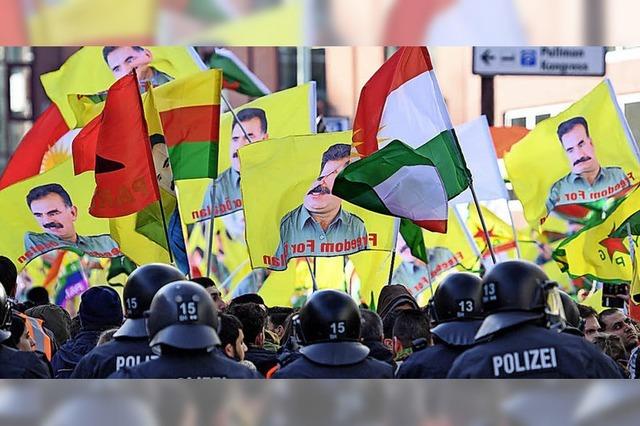 Polizei stoppt Kurden-Demo