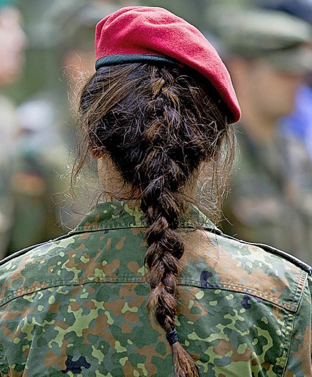 Vom Zuwerfen eines Kusses bis zur Verg...eldeten bergriffe bei der Bundeswehr.  | Foto:  dpa