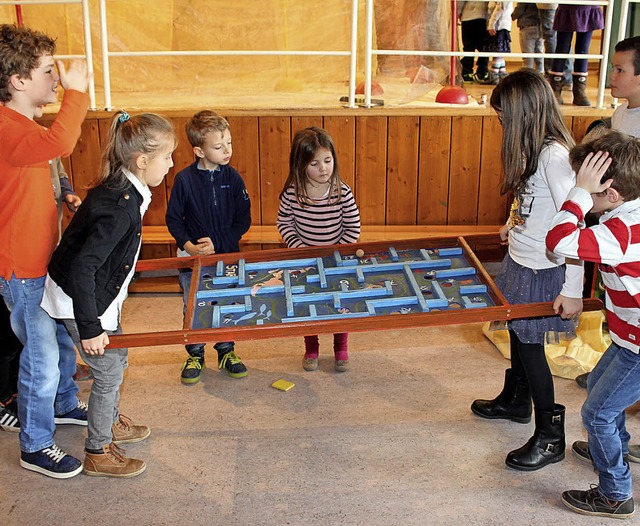 Spielerisch setzen die Kinder das Thema des Patroziniums um.  | Foto: Cremer