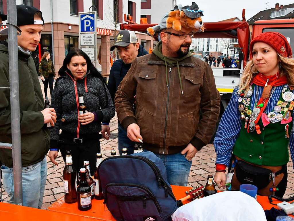 Das neue Sicherheitskonzept: Wer auf den Sonne-Platz wollte, wurde kontrolliert. Mitgebrachter Alkohol durfte da nicht hinein