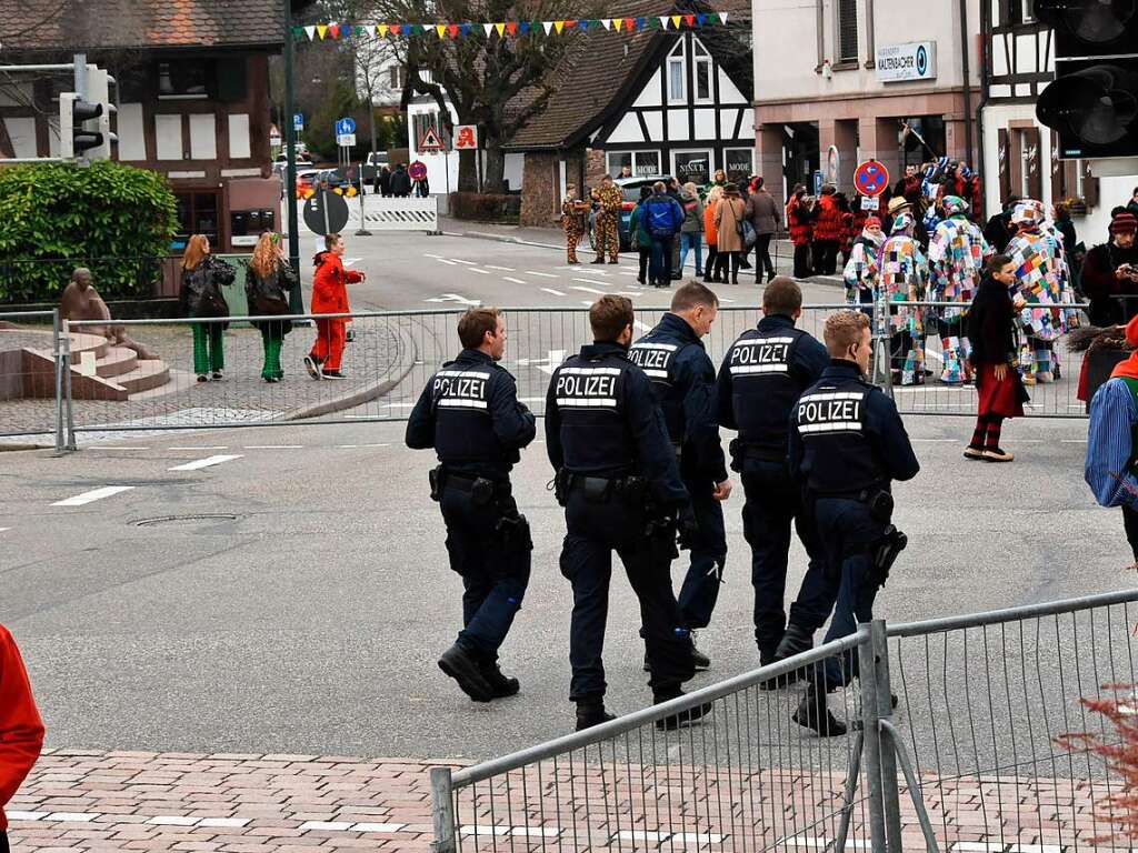 Ein groes Polizeiaufkommen sorgte fr Sicherheit beim Umzug