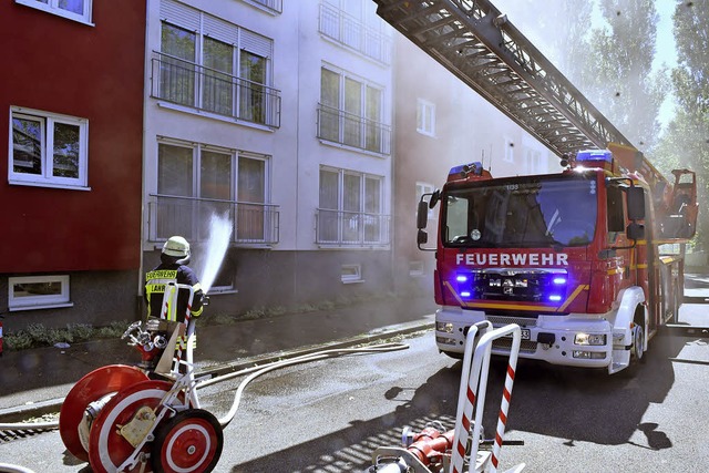 Im Juni wurde ein Kellerbrand am Friedrich-Ebert-Platz gelscht.  | Foto: Wolfgang Knstle