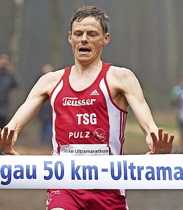Mit Ultra-Streckenrekord nach 50 Kilometern im Ziel: Benedikt Hoffmann    | Foto: zvg