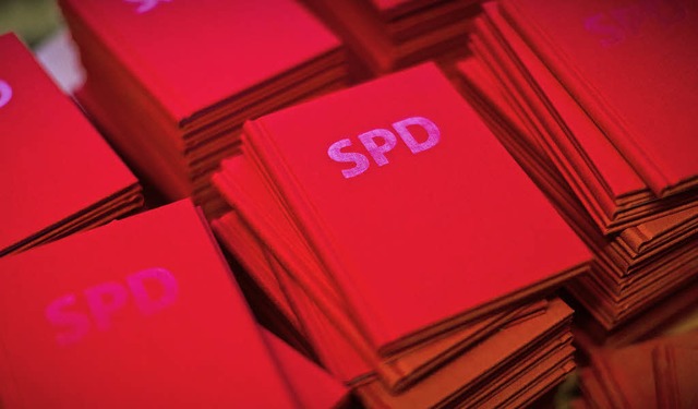 Parteibcher der SPD sind derzeit gefr...vereine melden viele Mitgliedsantrge.  | Foto: dpa