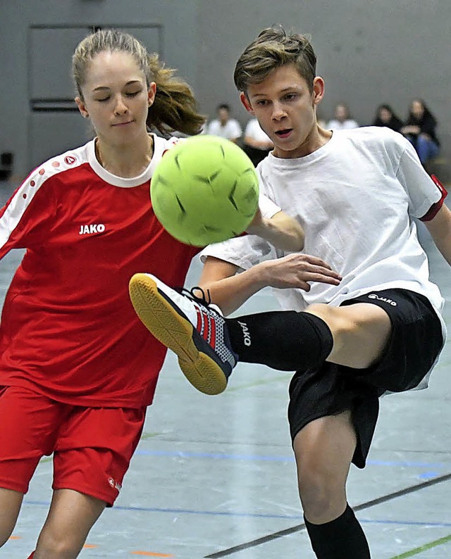 Mdchen und Jungen spielten beim Konfi...nsportzentrum mit- und gegeneinander.   | Foto: Wolfgang Knstle