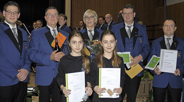 Beim Musikverein Efringen-Kirchen ehrt...abzeichen auf der Klarinette gemacht.   | Foto: Ounas-Krusel