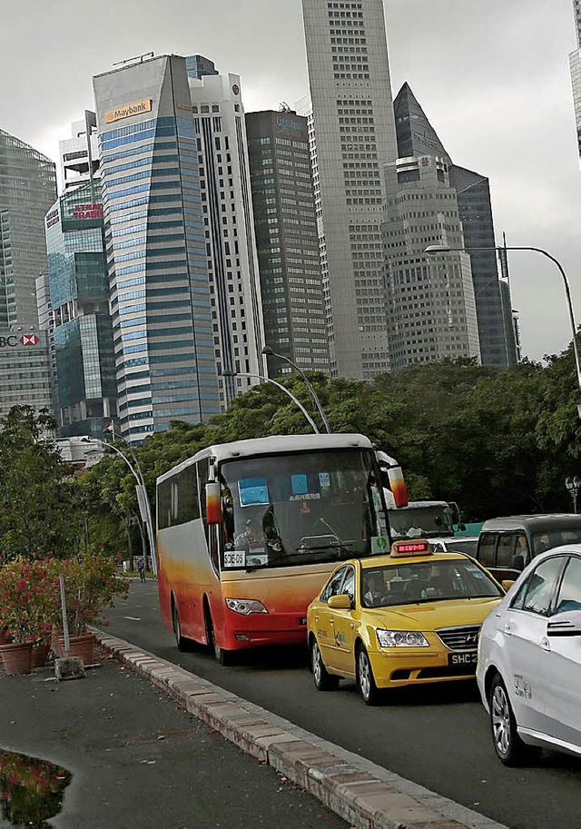 Volle Straen im sdostasiatischen Stadtstaat Singapur  | Foto: DPA