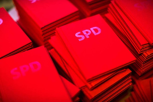 SPD-Parteibcher. &#8222;Derzeit haben...ge Zugnge&#8220;, sagt Daniel Becker.  | Foto: dpa