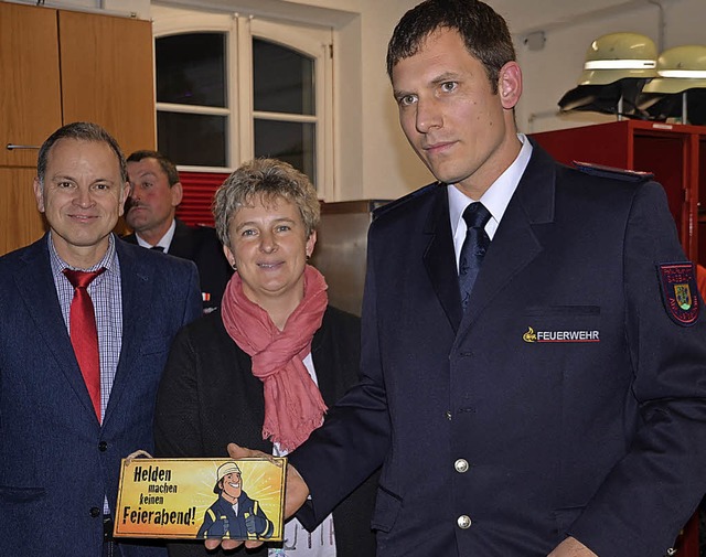 Brgermeister Jrgen Scheiding und Ort...lden machen keinen Feierabend&#8220;.   | Foto: Roland Vitt