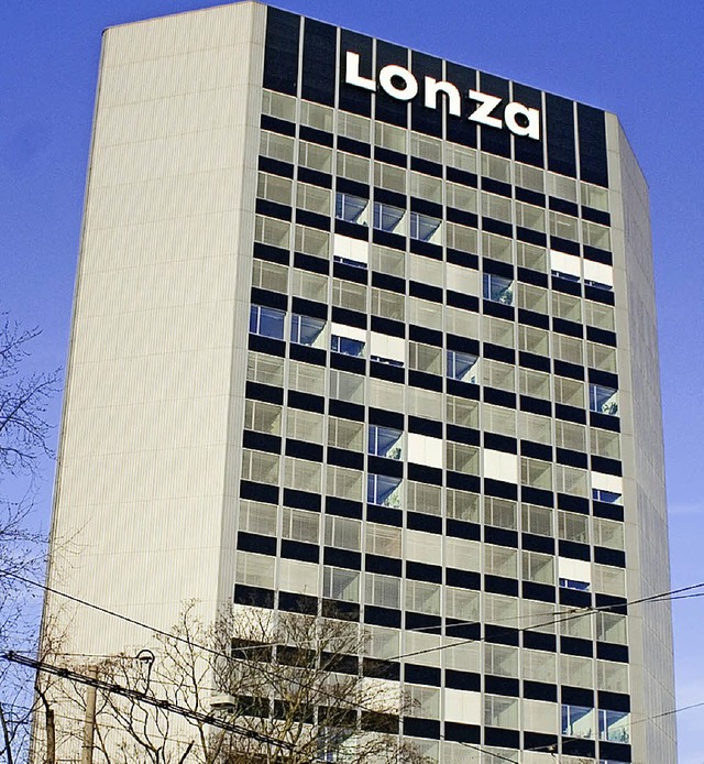 Im Lonza-Turm wird es angesichts der Unternehmensentwicklung eng.   | Foto: Kanton