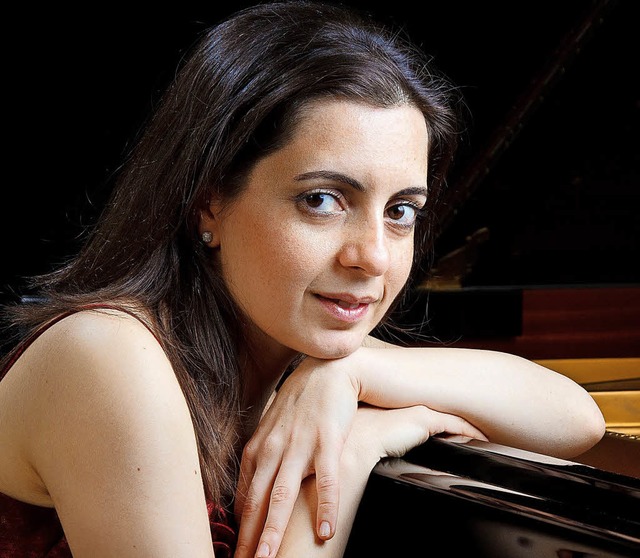 Izabella Melkonyan tritt am Sonntag be...menischen Abend im Gemeindehaus auf. | Foto: christian Ruvolo Izabella Melkonyan tritt am Sonntag be...menischen Abend im Gemeindehaus auf. | Foto: christian Ruvolo