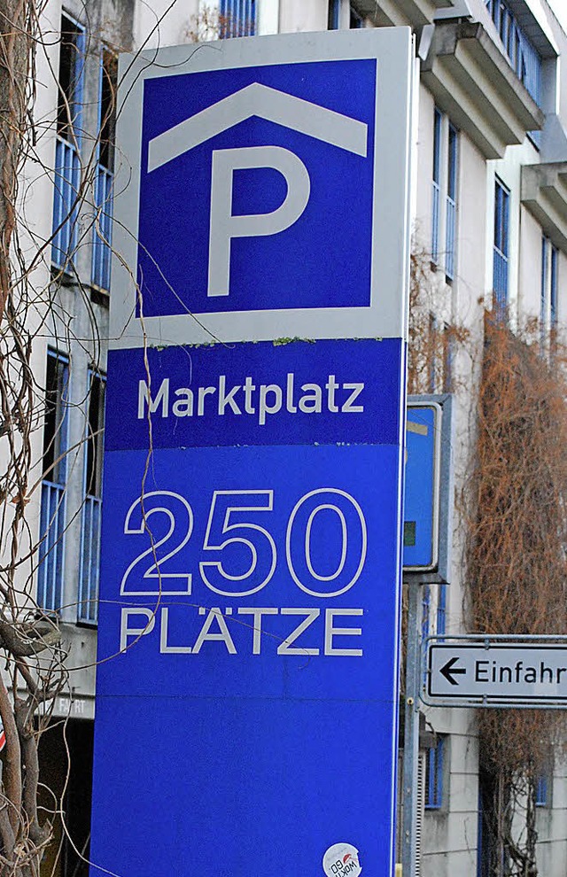 Wer zhlt die Pltze<ppp></ppp> Sicher... der in das Parkhaus Marktplatz fhrt.  | Foto: Jahn