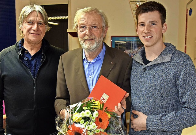 Nico Kiefer (rechts im Bild) vom SPD-K... Schiffmann, neu gewhlter Kassierer.   | Foto: Heinz Vollmar