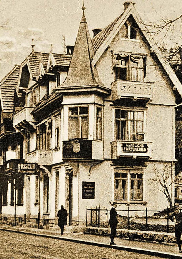 Das Haus Defrenne frher und heute. An...Vernderungen in der Stadt aufgezeigt.  | Foto: Archiv Lber/Barthmes