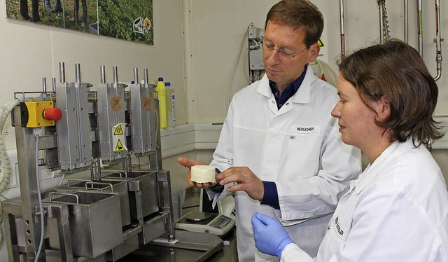 Martin Miersch und Kristina Bachteler ...ekt wurden  zu Test-Tofus verarbeitet.  | Foto:  Speckner
